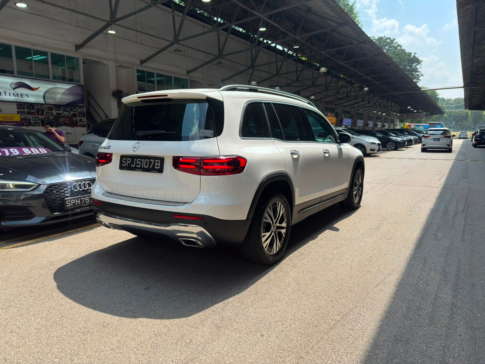 Mercedes-Benz GLB180 Progressive Line photo 2